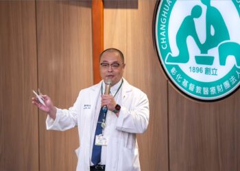 網傳彰基手術室「願意加班」宣導圖文  醫院特為此出面說明