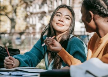 想體驗海外生活卻不知道從何開始？前往加拿大生活的多元路徑解析