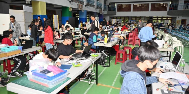 科技教育競賽暨數位學習親子嘉年華  了解數位學習與AI應用新趨勢