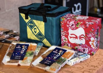 2026平溪天燈節開跑!侯友宜攜手陳彥博點燈 3 盞 20 呎巨型馬年天燈驚艷亮相