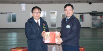 春節將屆黃偉哲赴空軍一聯隊致贈加菜金 感謝國軍堅守崗位守護台灣安全