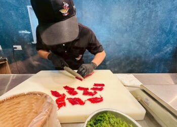 台中新開溫體牛涮涮鍋　台南牛肉湯風味完全呈現