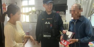 里港跨年晚會人潮湧現　警即時協助走失女童平安返家祭里港警訊