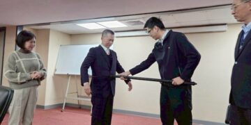 強化捷運車站維安！市政顧問陳啟宏贈北捷新型防爆叉