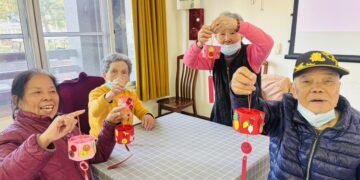 榮家辦理年味宮燈創意手作  帶領住民手作體驗為新春增添溫馨