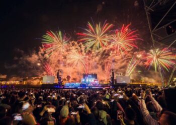 燈節開幕大戲《屏東流》八大篇章譜寫屏東的山海詩歌　煙火秀點亮屏東燈節開幕夜