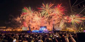 燈節開幕大戲《屏東流》八大篇章譜寫屏東的山海詩歌　煙火秀點亮屏東燈節開幕夜