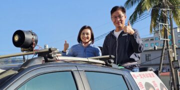 「邱議瑩啟動全市大車掃、本命區旗美出發 鄉親熱情歡呼:凍蒜!」