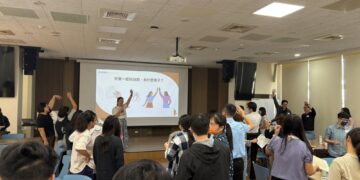 屏縣府第二屆《包圍縣府》　蹲下來陪孩子一起玩