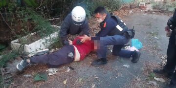 岡山警強勢執法！毒駕拒檢危駕竄逃 警火速圍捕壓制移送