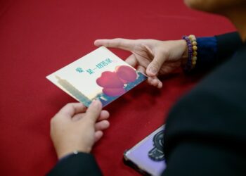 成為「黑暗對話」培訓師 王昭晴用感官重新定義「看見」