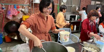 「你教我傳統手藝，我教你3c科技」!!! 屏科社工系參與青年發展署志工自組提案計畫