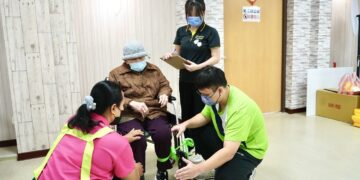 屏東長照結合物理治療打造新典範　把生活能力找回來