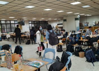 大學學測首日　高雄一考區考生及家長滿意考場及休息室規劃