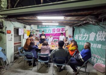 屏警善用勤務深入社區　結合在地仕紳宣導交通與防詐警民攜手守護安全