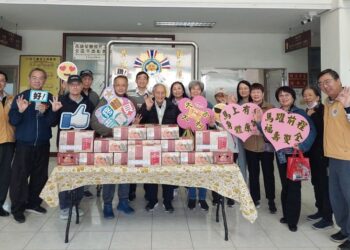 總統府致贈茂谷柑關懷長輩　高雄榮家住民歡喜迎新春