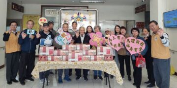 總統府致贈茂谷柑關懷長輩　高雄榮家住民歡喜迎新春