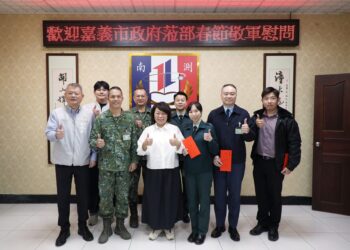 嘉義市115年春節勞軍　黃敏惠率隊慰問