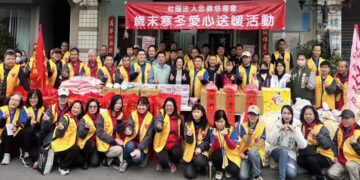 忠義慈善會歲末寒冬愛心送暖 每戶致贈 2,000 元紅包關懷弱勢家庭