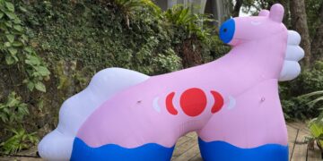 充氣馬「走馬上任」！紅毛城超吸睛藝術裝置     陪伴民眾熱鬧過馬年