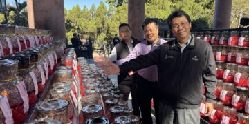 為夢想點燈!員高親師團隊齊聚孔明廟   為學測考生祈願圓夢