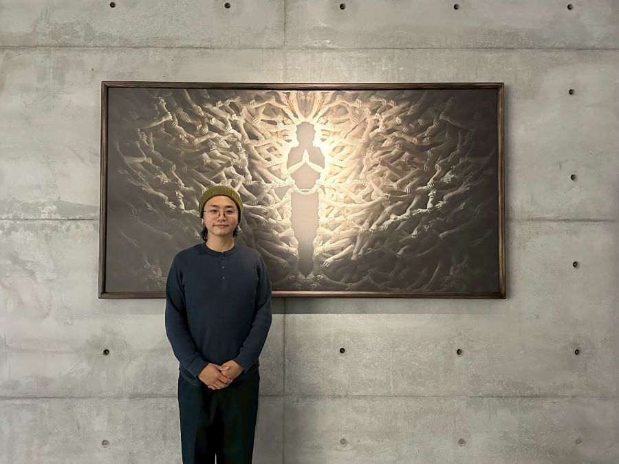 劉濬磊擅長跨越影像、裝置、行為與土地媒材的多重語言，展現出對自身及生活的觀察。(圖/記者林均和攝)