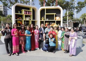 翁章梁視察台灣燈會三大燈區  太子大道展現嘉義多元文化力