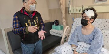 警專校友總會赴院慰問表達關懷   員警執勤負傷守護治安