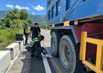 萬巒載運機具掉落釀憾事　屏警2/2起加強攔查大型車高風險違規