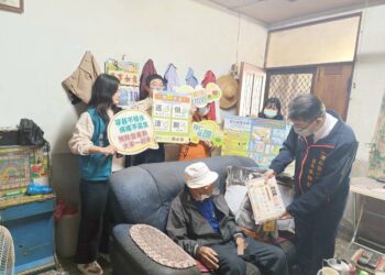 歸仁公所攜手行善團守護獨居長輩　送上安心避難包
