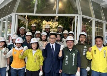 賴瑞隆、康裕成率17人爭取市議員提名 強調未來高雄府會和諧運作