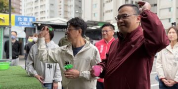 一射現形！王義川率隊揭藍白假監督  尹立戳破：這柯那顆都一樣