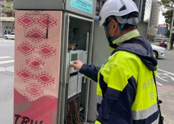 馬年順行過好年！新北號誌維修 24 小時不打烊     故障請撥 0800 免費專線