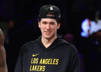 影/《NBA》「AR」Raves傷癒復出雙槍回歸! 湖人客場八連戰最終場大勝籃網