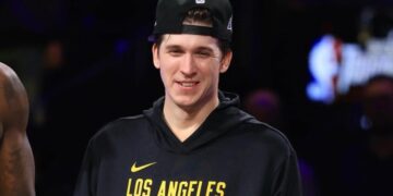 影/《NBA》「AR」Raves傷癒復出雙槍回歸! 湖人客場八連戰最終場大勝籃網