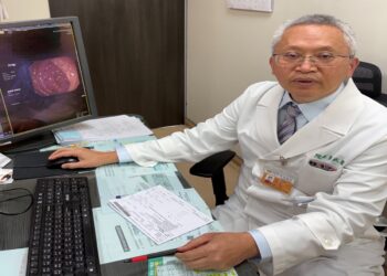 劇烈背痛誤以為心肌梗塞復發　多科檢查無結果竟是嚴重胃潰瘍惹禍