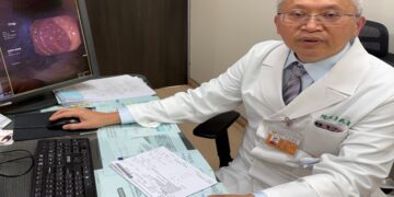 劇烈背痛誤以為心肌梗塞復發　多科檢查無結果竟是嚴重胃潰瘍惹禍