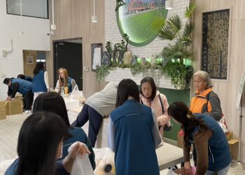 玉里低收圍爐活動  提早歡愉慶新年  