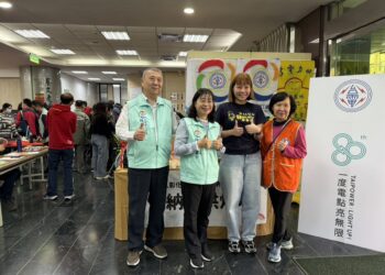 台電彰化名家揮毫贈春聯   馬到成功迎新年