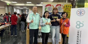 台電彰化名家揮毫贈春聯   馬到成功迎新年