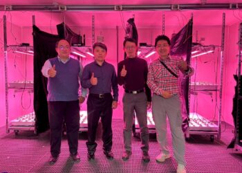 華特固態照明捐贈虎科大「溫室光環境智能控制系統」 產學攜手培育智慧農業人才