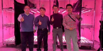 華特固態照明捐贈虎科大「溫室光環境智能控制系統」　產學攜手培育智慧農業人才