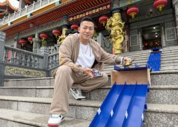 第一屆「神行盃國際四驅車大賽」桃園護國宮登場   草爺挑戰極限