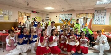 「瑞馬迎春」除夕圍爐活動  花蓮醫院護理之家一片溫馨