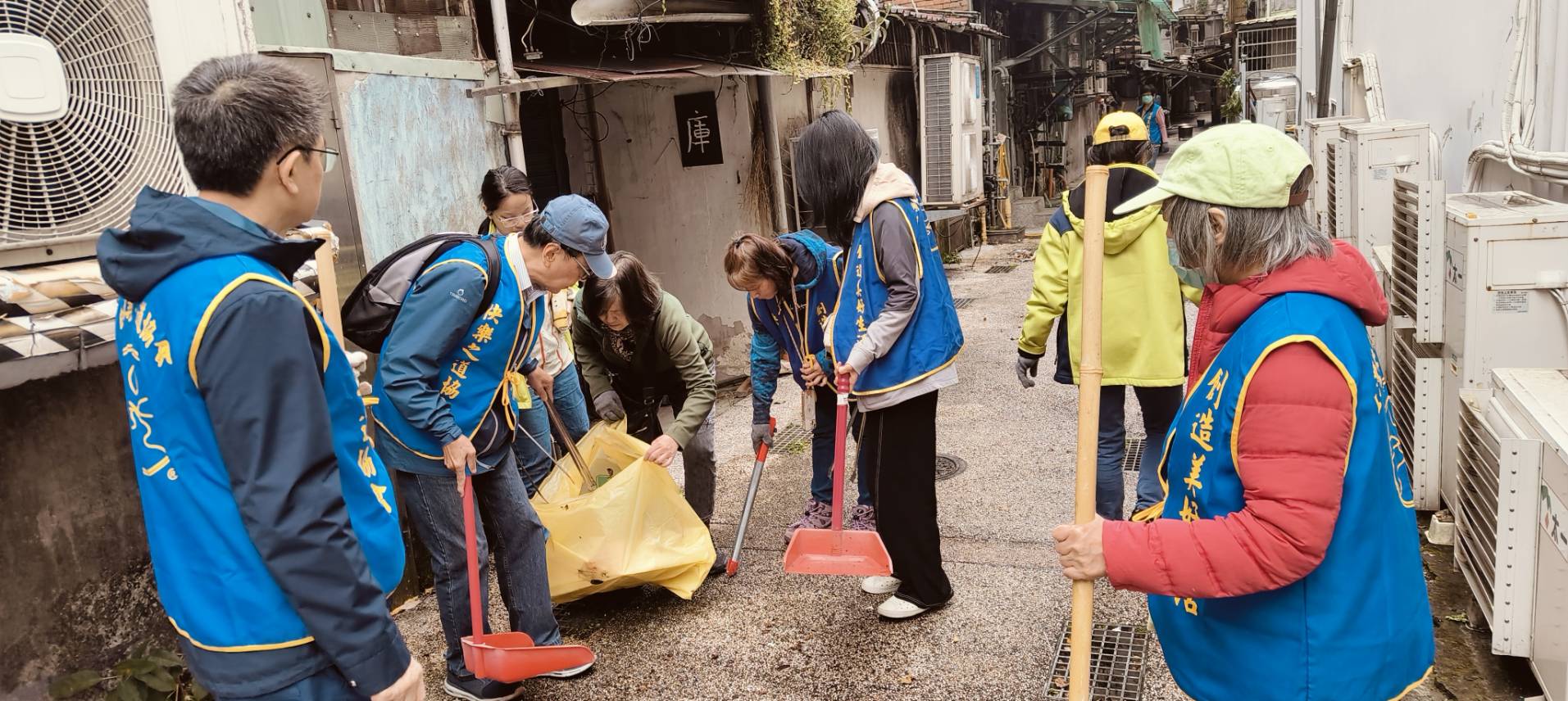 8年深耕巷弄治理 永春里長許蕙蘭攜手志工翻轉舊巷弄環境