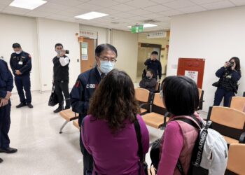 台南市發生隨機持刀傷人事件　黃偉哲市長第一時間趕往成大醫院關心傷者