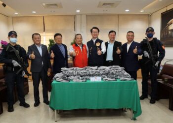 熱心企業捐贈應勤裝備　提升員警執勤安全防護