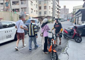 春節失智高齡翁迷失 暖心屏警指引助團圓