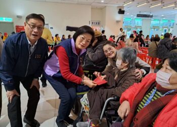 助 1,233 戶弱勢家庭過好年！天慈愛心功德會發放弱勢戶關懷金     點亮三重、板橋、樹林等