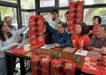 懷念彩繪國寶大師   曾水源畫作「八駿圖」印製年畫